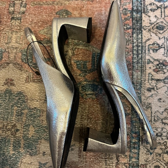 Silver sling back heels - Picture 2 of 4